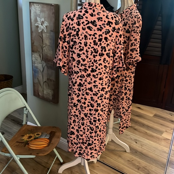 NWT. Maeve by Anthropologie, Leopard Print Pink Women's dress/top/duster. Medium - Picture 8 of 12